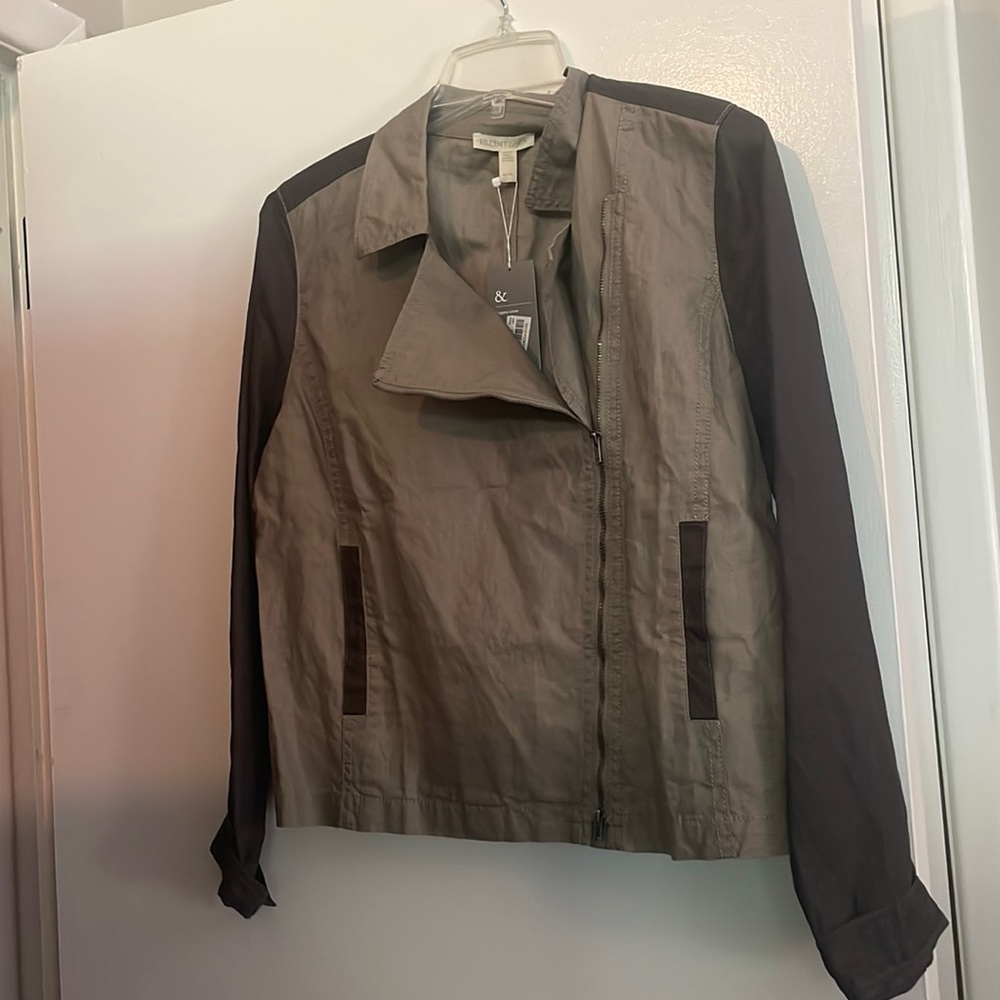 Cute colorblock linen jacket brand new with tag.